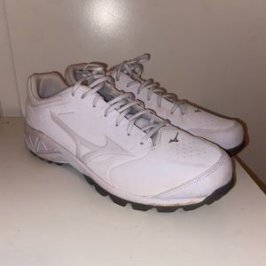 Worn once in the yard, women’s turf shoes